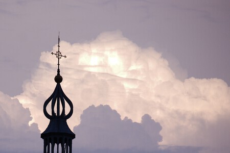 achter de wolken schijnt altijd de zon