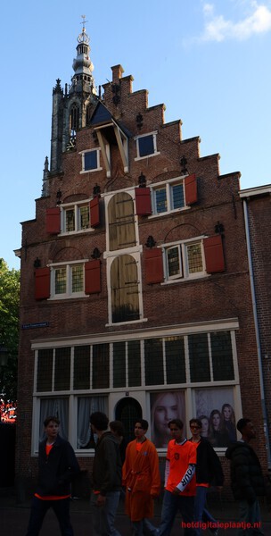 Trapgevel en oranje
